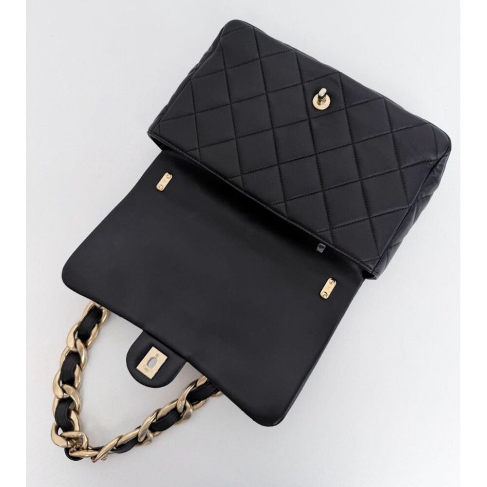 Chanel Women Pre-Loved Bag Very Good Condition - Picture 8 of 9